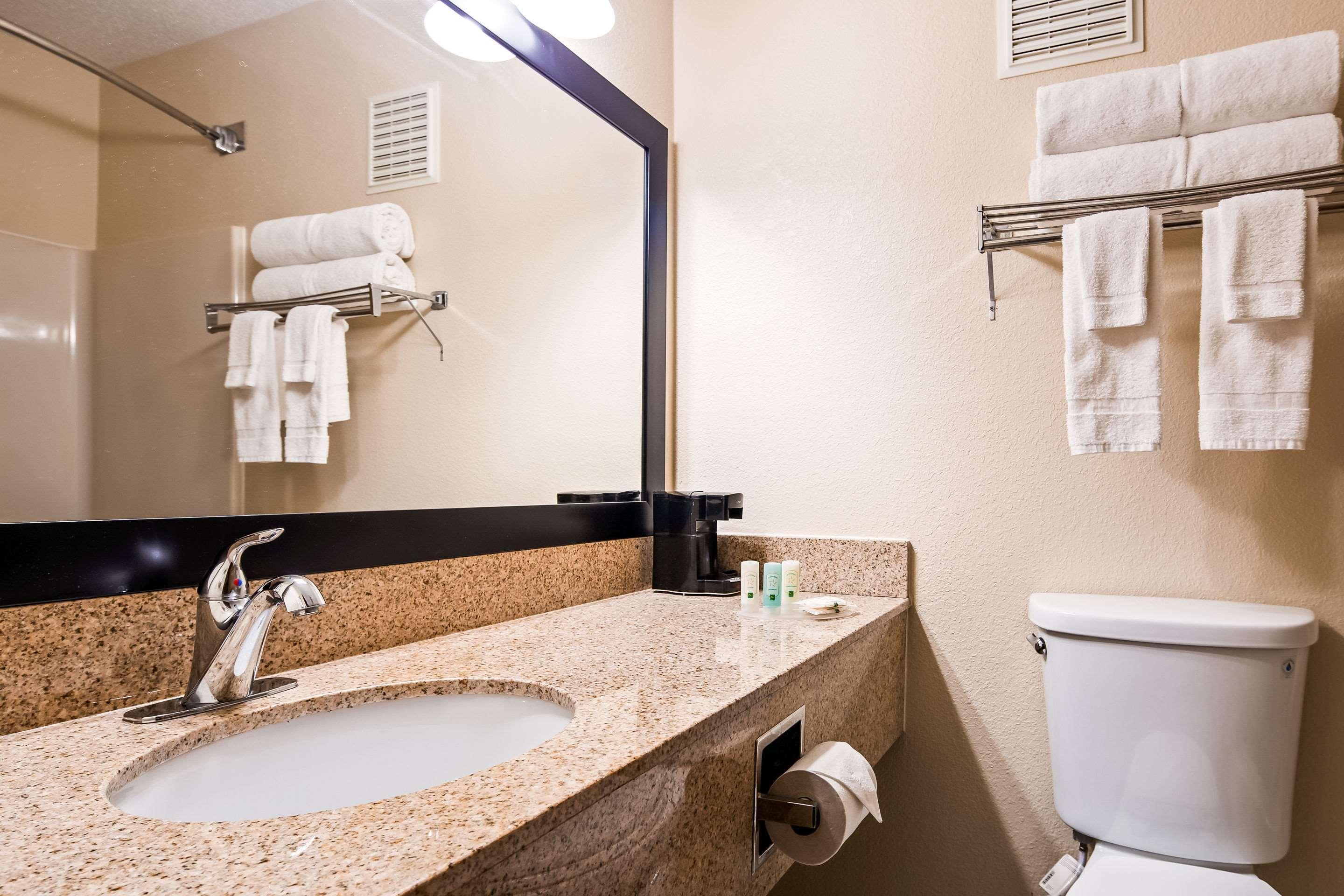 Quality Inn Tomah Εξωτερικό φωτογραφία
